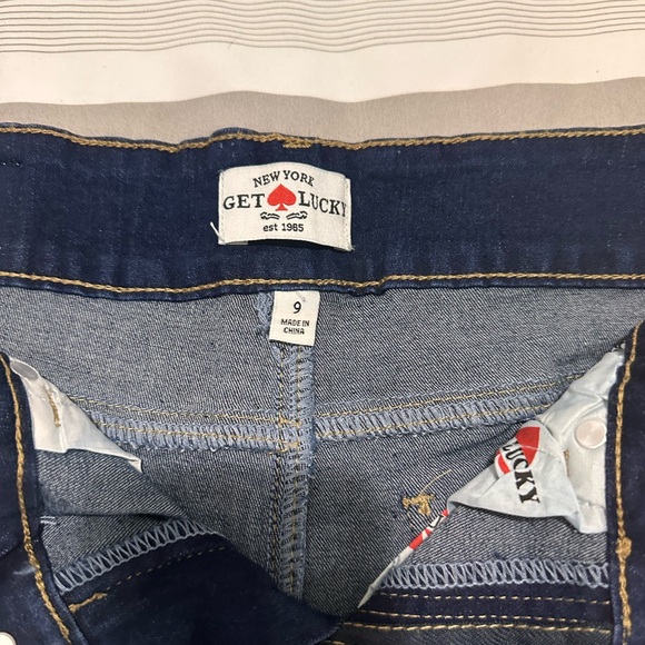 Lucky Brand Short. - Picture 3 of 5